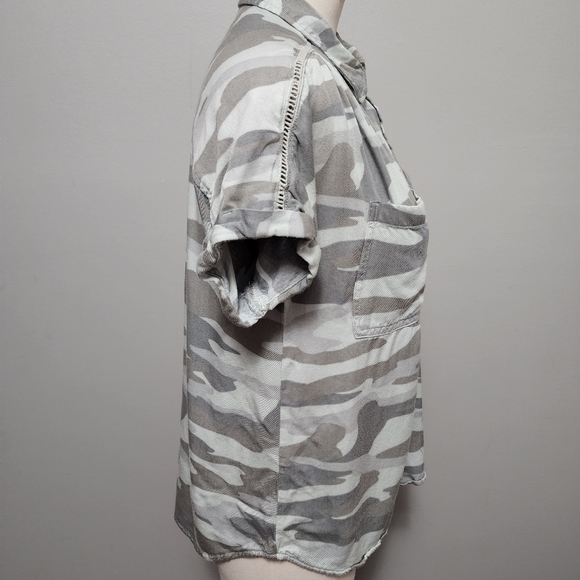 Maurices camo utility button down size small - Picture 5 of 11